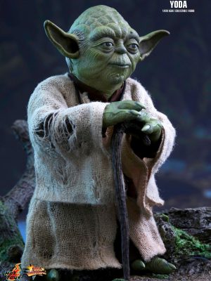 YODA FIGURA COLECCIONABLE ESCALA 1/6